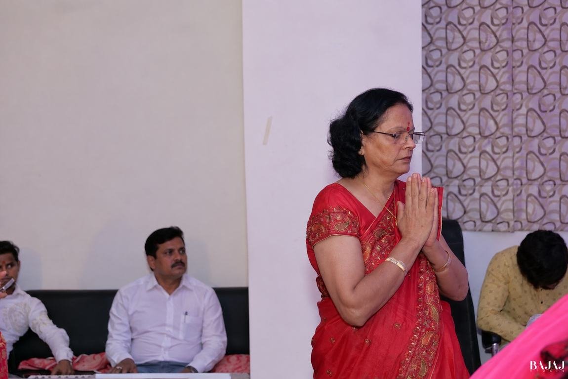 A moment of gratitude and prayer at a gathering