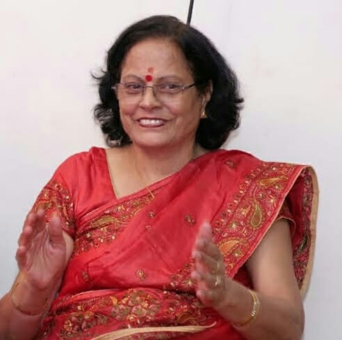 Mahima Numiro during a numerology consultation